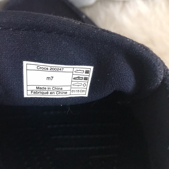 Crocs shoes  in navy Blue - Picture 8 of 8